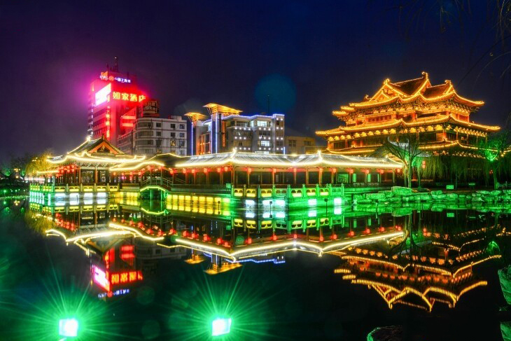 汴京LED线条灯效果