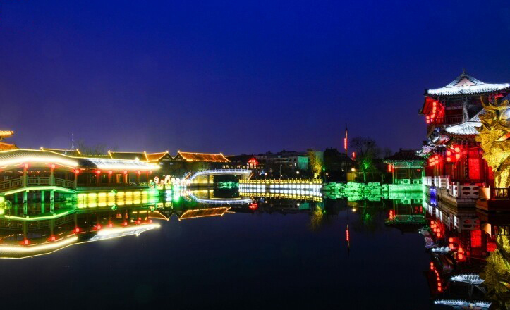 汴京投光灯效果